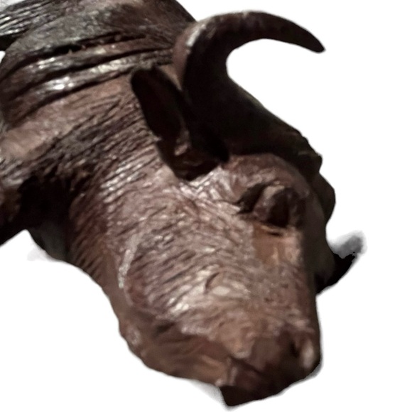 ηεψ African Cape Buffalo Vintage Solid Intricate Hand-Carved Namibian Waxed Wood - Picture 1 of 16
